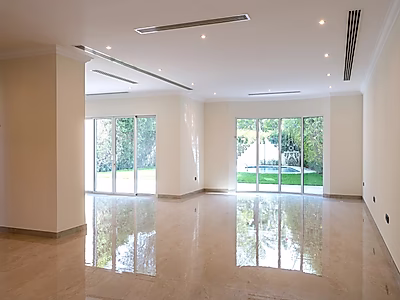 مسبح خاص | فيلا ٤ غرف نوم + غرفة خادمة | ويست باي لاجون