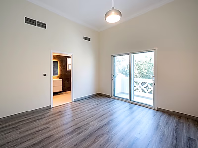 مسبح خاص | فيلا ٤ غرف نوم + غرفة خادمة | ويست باي لاجون