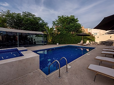 مسبح خاص | فيلا ٤ غرف نوم + غرفة خادمة | ويست باي لاجون