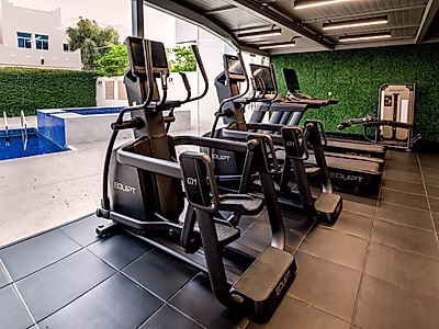 مسبح خاص | فيلا ٤ غرف نوم + غرفة خادمة | ويست باي لاجون