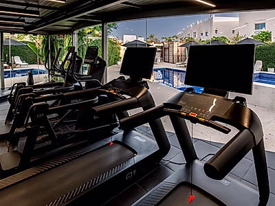 مسبح خاص | فيلا ٤ غرف نوم + غرفة خادمة | ويست باي لاجون