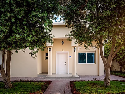 مسبح خاص | فيلا ٤ غرف نوم + غرفة خادمة | ويست باي لاجون