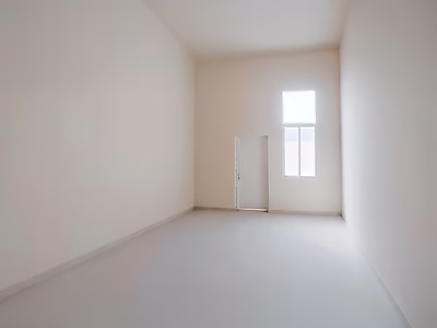 مستودع للبيع في بركة العوامر – مساحة 1000 متر مربع – موقع صناعي مميز