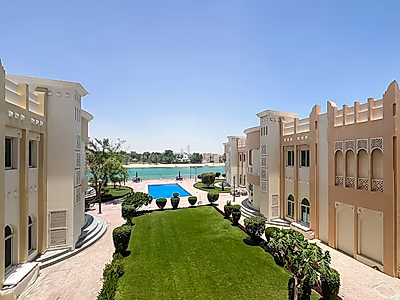 فيلا مفروشة (٤ غرف نوم فأكثر) | قبو | مدخل إلى الشاطئ | مسبح