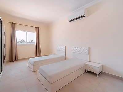 فرصة استثمارية حصرية – فلل كمباوند مستقلة جديدة 100٪ تملك حر في السخامة