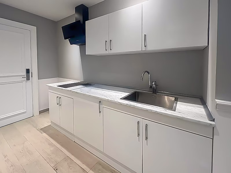 Apartment for Sale in Al Sadd - Ideal Living Space! - Photo 9