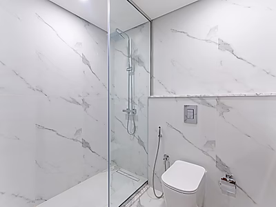 شقة فسيحة من غرفتي نوم + غرفة خادمة في مارينا لوسيل | جاهزة للسكن | خطة دفع مرنة