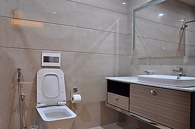 شقة فاخرة مكونة من غرفتي نوم في منطقة المارينا | مدينة لوسيل