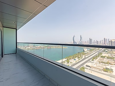 شقة مذهلة من غرفتي نوم للإيجار | إطلالات خلابة على البحر والمدينة