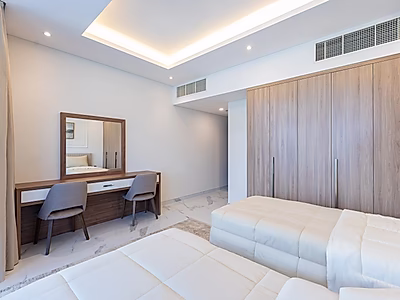 شقة مذهلة من غرفتي نوم للإيجار | إطلالات خلابة على البحر والمدينة