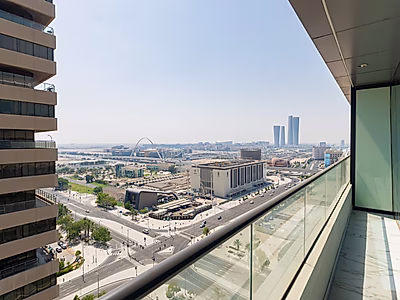 شقة مذهلة من غرفتي نوم للإيجار | إطلالات خلابة على البحر والمدينة