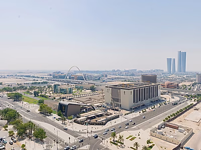 شقة مذهلة من غرفتي نوم للإيجار | إطلالات خلابة على البحر والمدينة