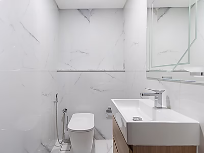 شقة مذهلة من غرفتي نوم للإيجار | إطلالات خلابة على البحر والمدينة