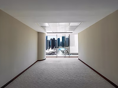 مكتب مميز للإيجار في ويست باي - فترة سماح - رسوم الخدمة مشمولة