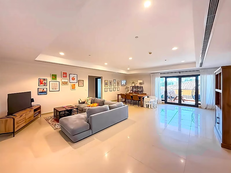 HUGE 2 BEDROOM APARTMENT | PEARL l RENTED - Photo 2