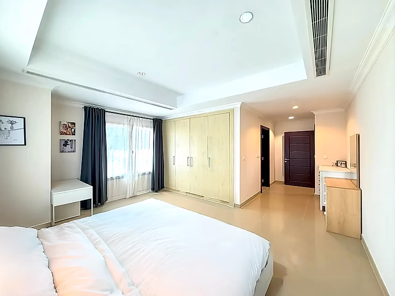 HUGE 2 BEDROOM APARTMENT | PEARL l RENTED - Photo 5