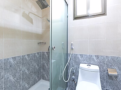 فيلا مفروشة بالكامل 6 غرف في مجمع سكني بالوكرة – سند ملكية جاهز