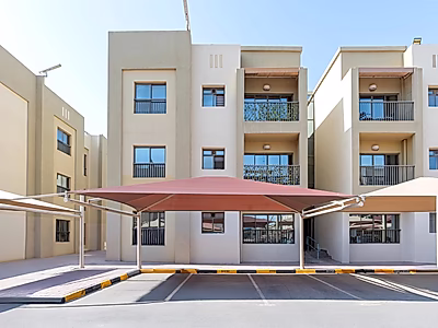 شقة تمليك مفروشة ومؤجرة من غرفتين في الوكرة | مجمع سكني مغلق | استثمار جاهز بعائد مضمون