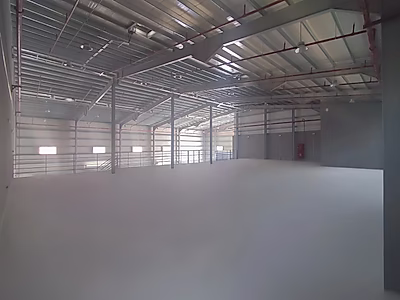 مستودع + مكتب + صالة عرض + سكن – للإيجار