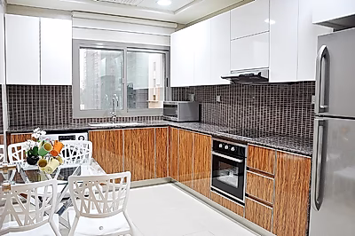 شقة مفروشة أنيقة مكونة من غرفتي نوم + غرفة خادمة في منطقة السد