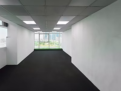 Prime Office in Iconic West Bay Tower