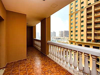 Excellent Value 1BR with Large Balcony & Title Deed – Porto Arabia