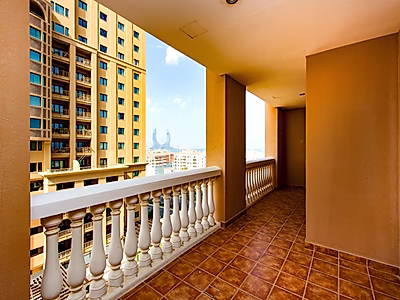 Excellent Value 1BR with Large Balcony & Title Deed – Porto Arabia