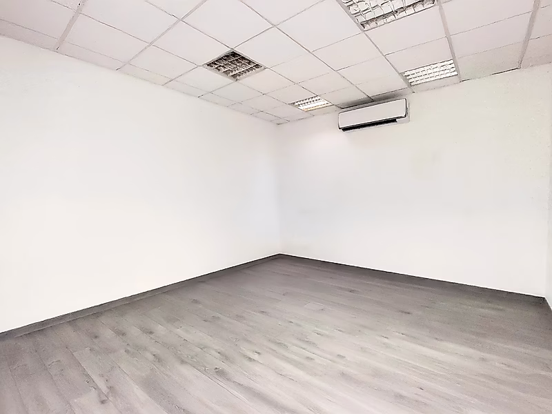 مساحة مكتبية استثنائية للإيجار على طريق سلوى - Photo 3