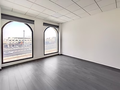 مساحة مكتبية استثنائية للإيجار على طريق سلوى