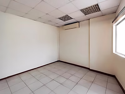 مكتب راقٍ للإيجار في مشيرب – موقع مركزي ومرافق حديثة