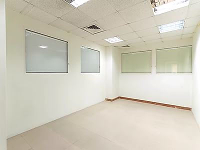 مساحة مكتبية كبيرة للإيجار في قلب مشيرب