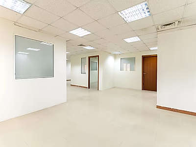 مساحة مكتبية كبيرة للإيجار في قلب مشيرب