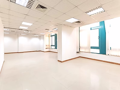 مساحة مكتبية كبيرة للإيجار في قلب مشيرب