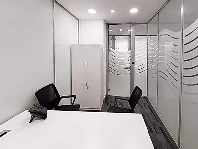 مكتب مميز في أم غويلينة – جاهز للاستخدام!