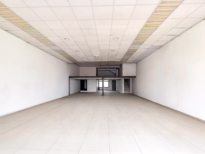 مساحة تجارية واسعة مع الخدمات مشمولة – طريق سلوى، الدوحة - Photo 2
