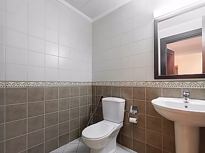 SEMI FURNISHED 1BR APARTMENT IN THE PEARL | BIG BALCONY