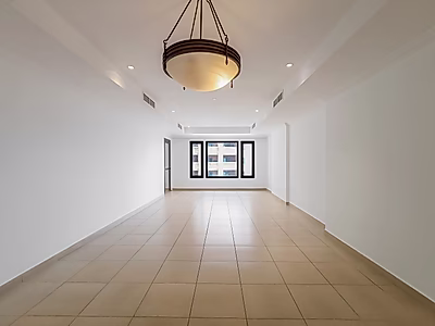 SEMI FURNISHED 1BR APARTMENT IN THE PEARL | BIG BALCONY