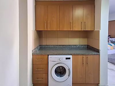 GREAT INVESTMENT | TENANTED STUDIO PRICED TO SELL | FOX HILLS