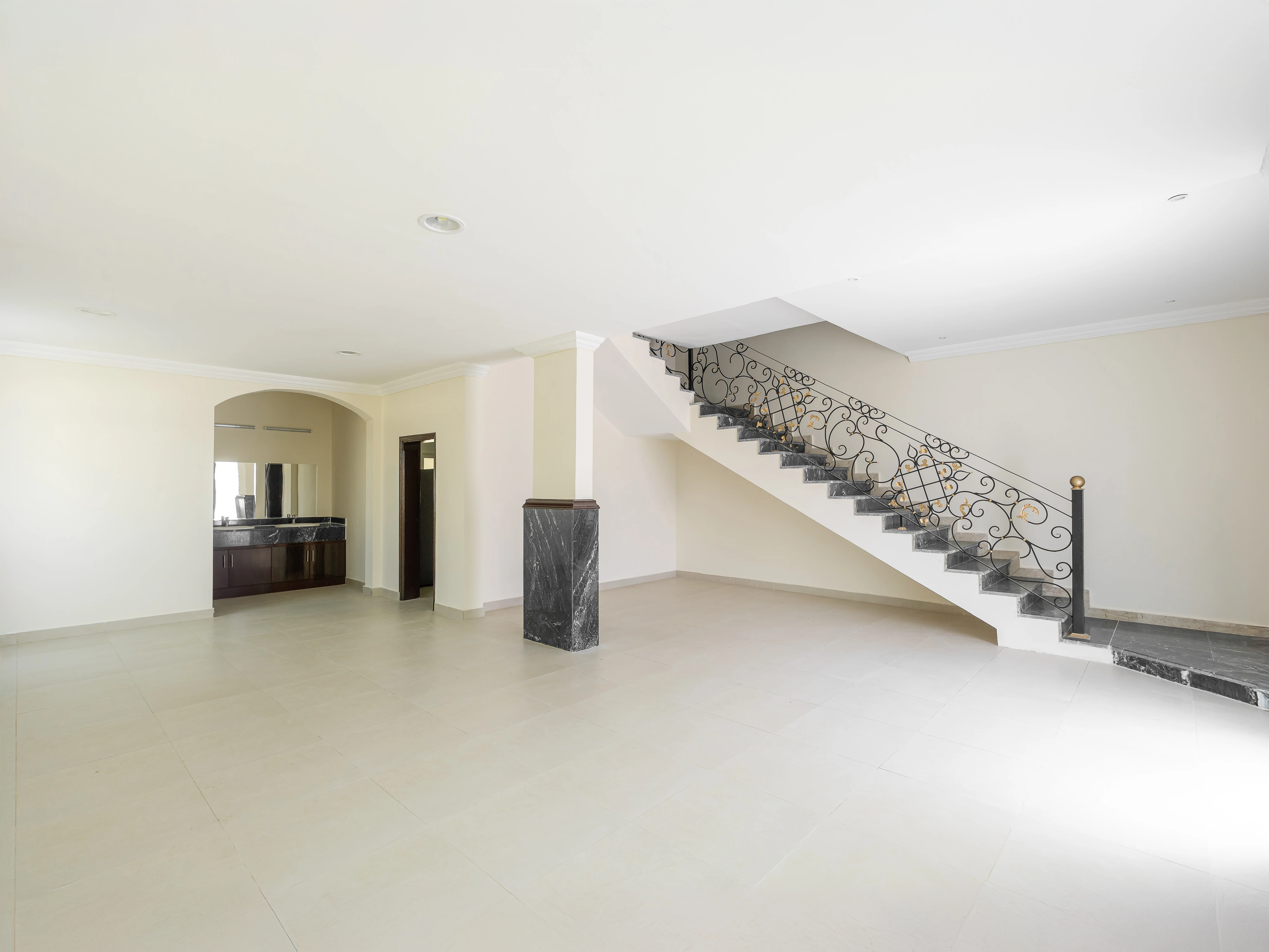 مجمع كامل، 44 فيلا مؤجرة بالكامل