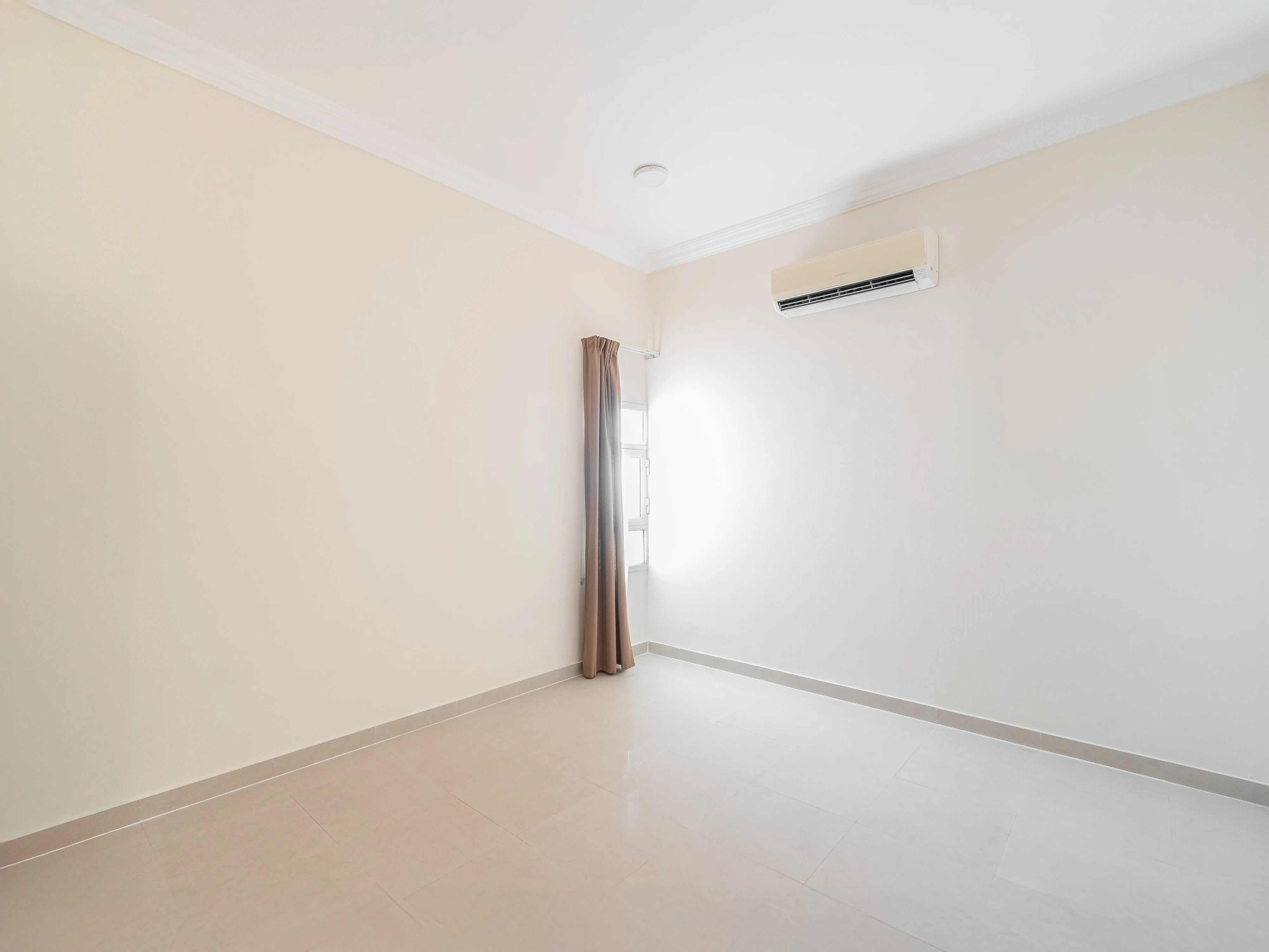 مجمع كامل، 44 فيلا مؤجرة بالكامل