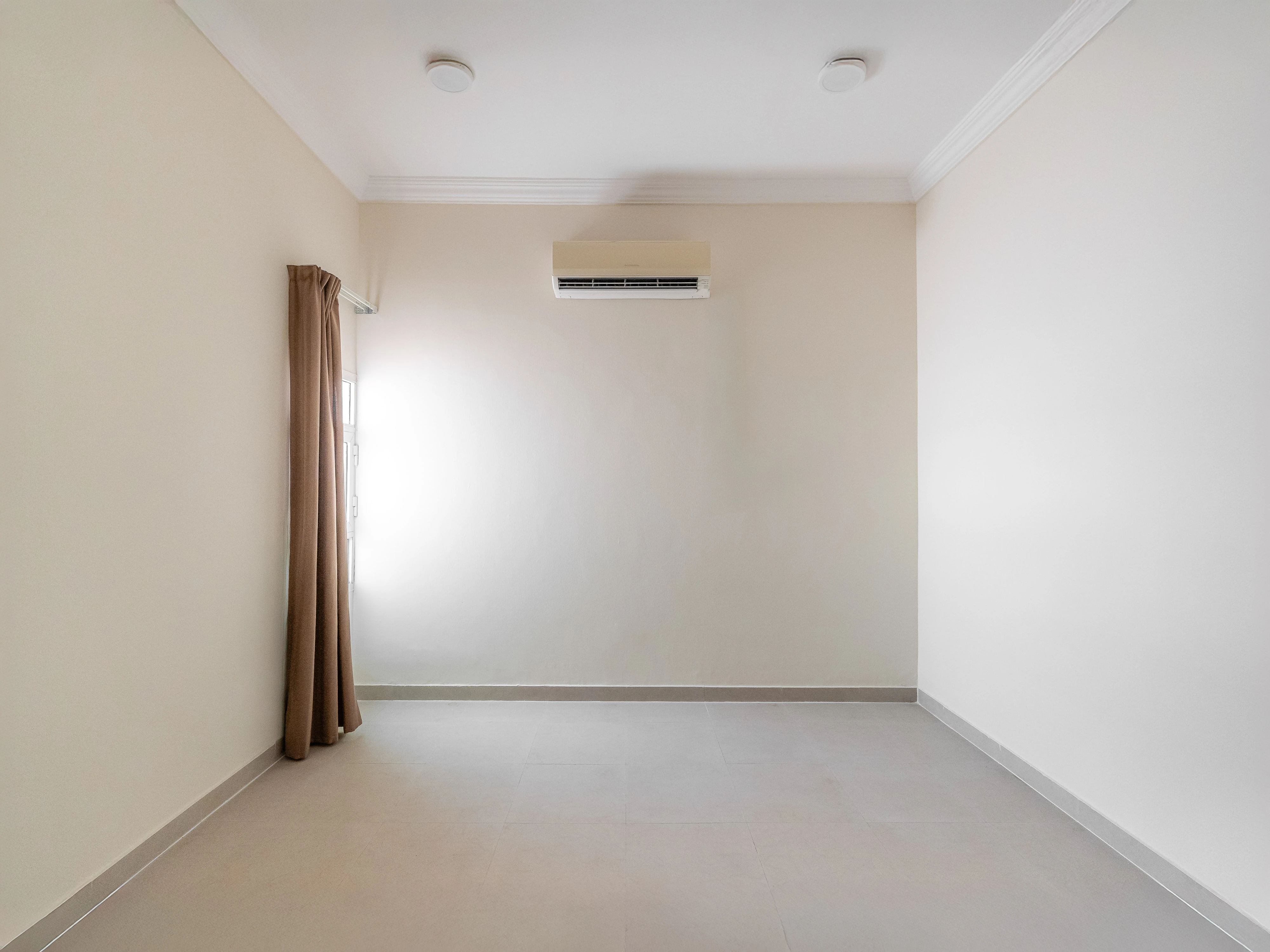 مجمع كامل، 44 فيلا مؤجرة بالكامل