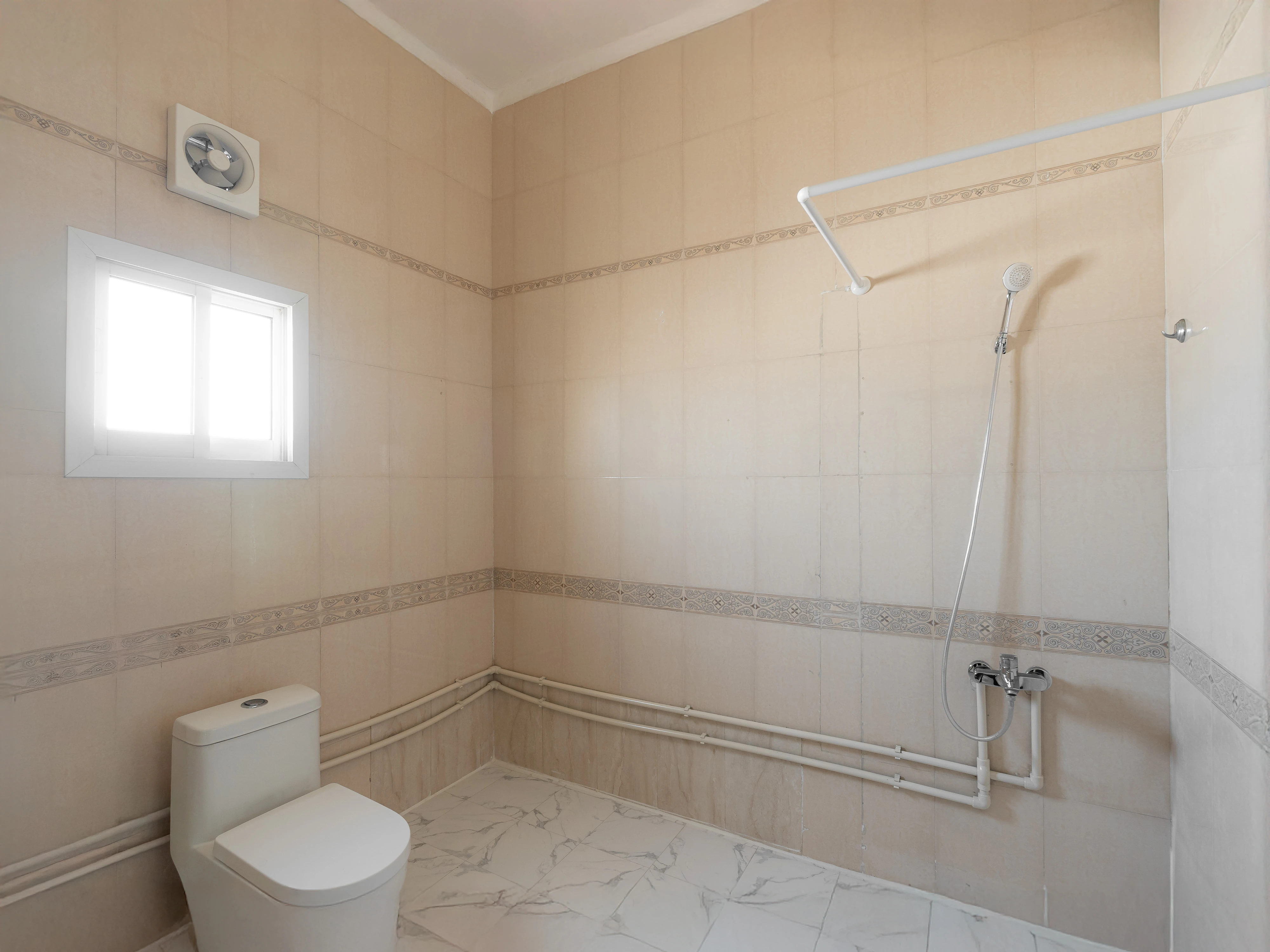 مجمع كامل، 44 فيلا مؤجرة بالكامل