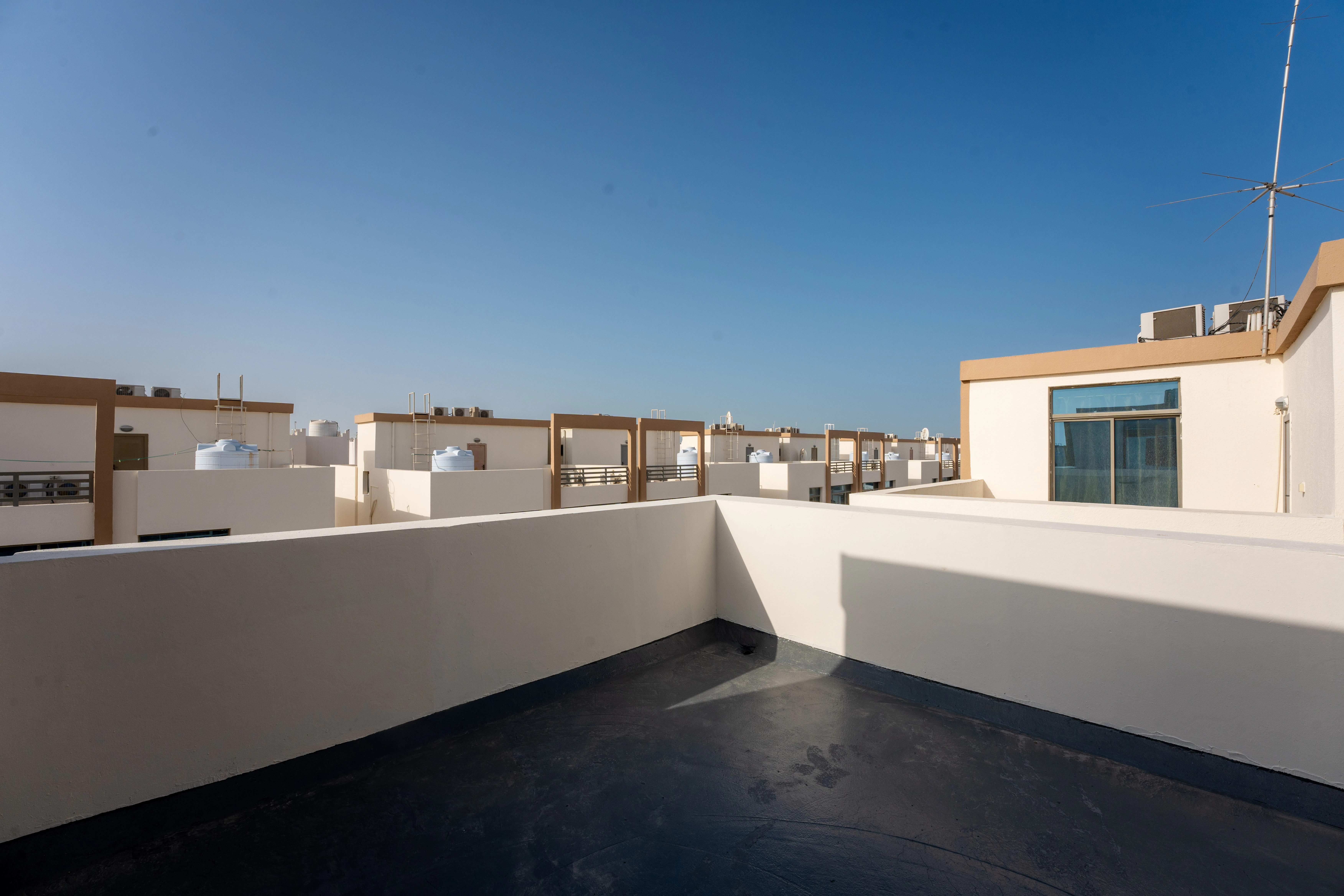 فيلا مفروشة واسعة في مجمع سكني بالوكرة – راحة، أمان، وعائد استثماري مضمون          Ask ChatGPT