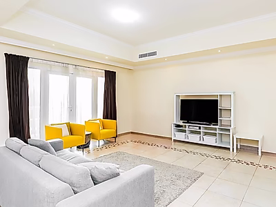 PEACEFUL 2 BEDROOM RETREAT WITH PRIVATE BALCONY & GARDEN OUTDOOR ACCESS