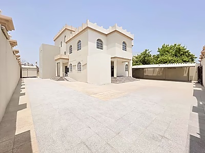 فيلا فاخرة للبيع في منطقة الخليج الغربي الدبلوماسية | موقع مميز