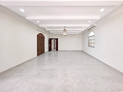 فيلا فاخرة للبيع في منطقة الخليج الغربي الدبلوماسية | موقع مميز