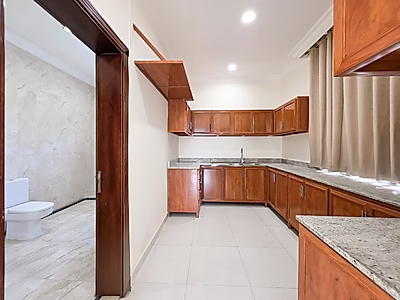 فيلا فاخرة للبيع في منطقة الخليج الغربي الدبلوماسية | موقع مميز