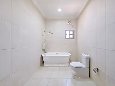 فيلا فاخرة للبيع في منطقة الخليج الغربي الدبلوماسية | موقع مميز