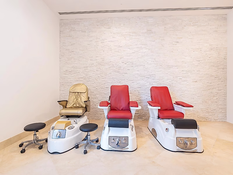 Luxury Salon in a 5-Star Hotel – West Bay - Photo 2