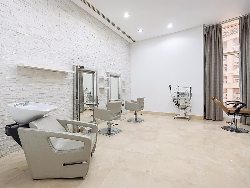 Luxury Salon in a 5-Star Hotel – West Bay - Photo 11
